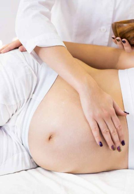Masaje prenatal en centro de estetica en Alcorcón