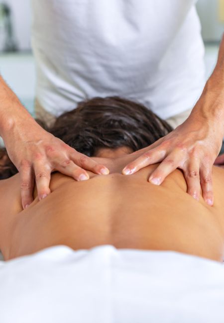 Masaje de hidratacion en centro de estetica en Alcorcón